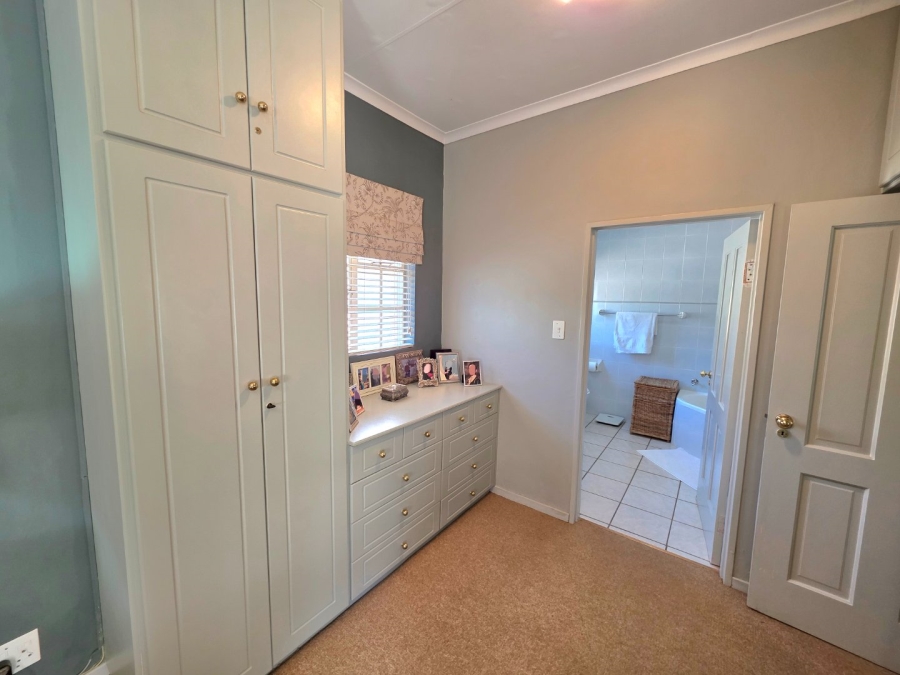 5 Bedroom Property for Sale in Clarens Free State